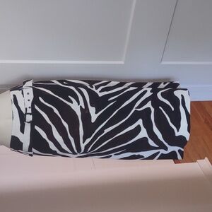 ZARA Animal Abstract Print Skirt - Size MEDIUM